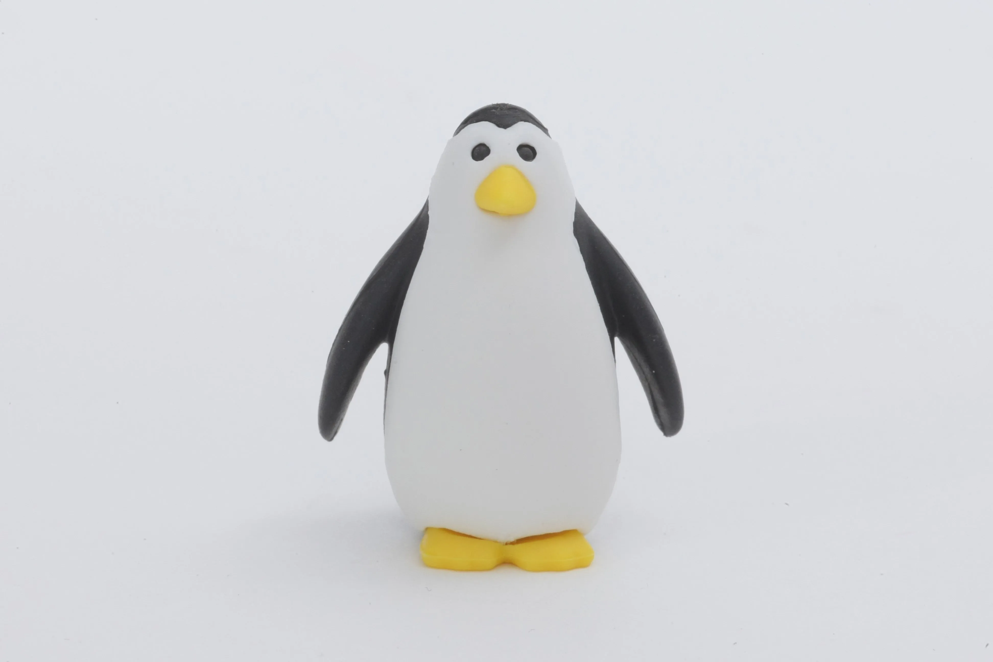 381711 PENGUIN ERASERS-30
