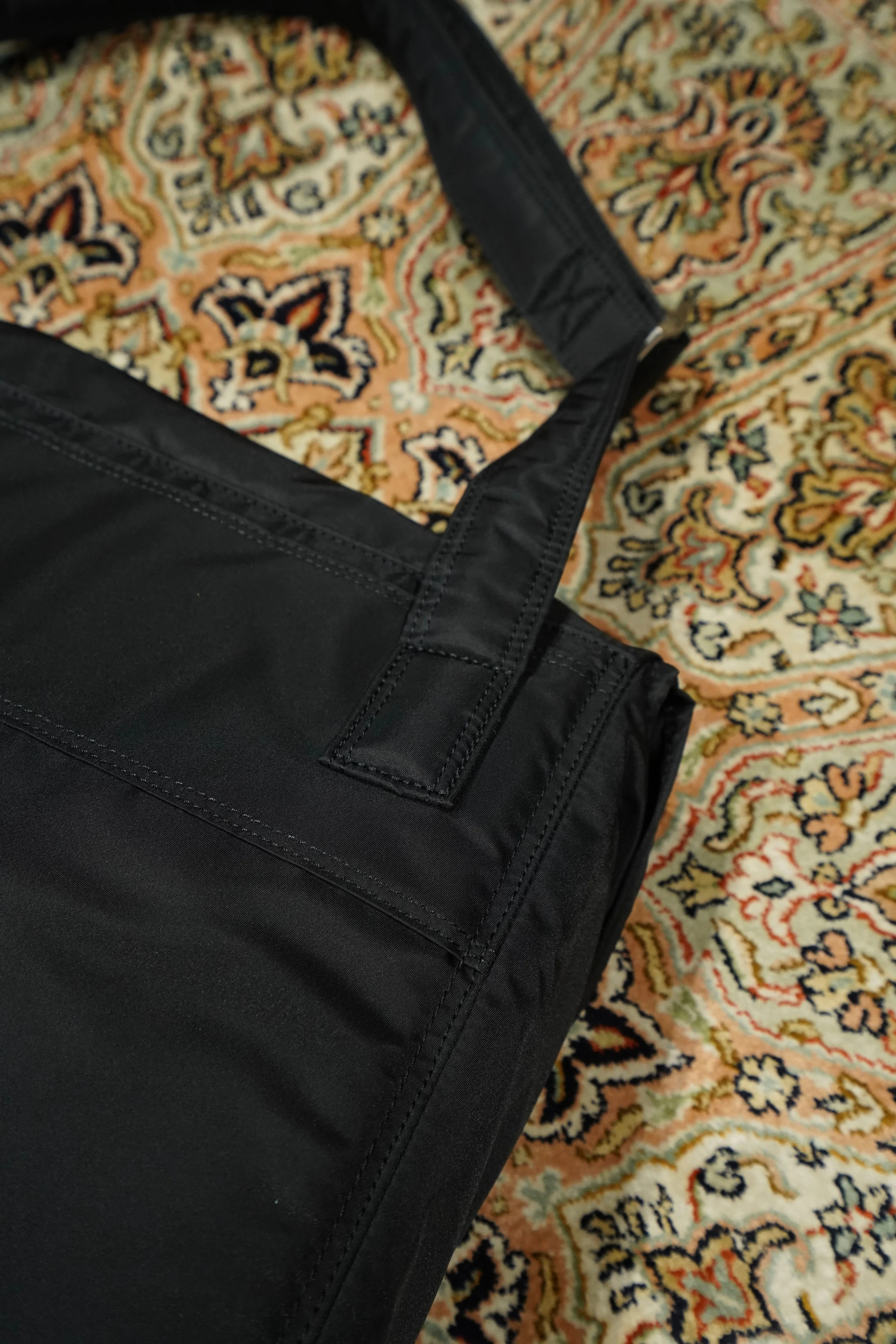 SAGAN VIENNA MESSENGER BAG (BLACK)
