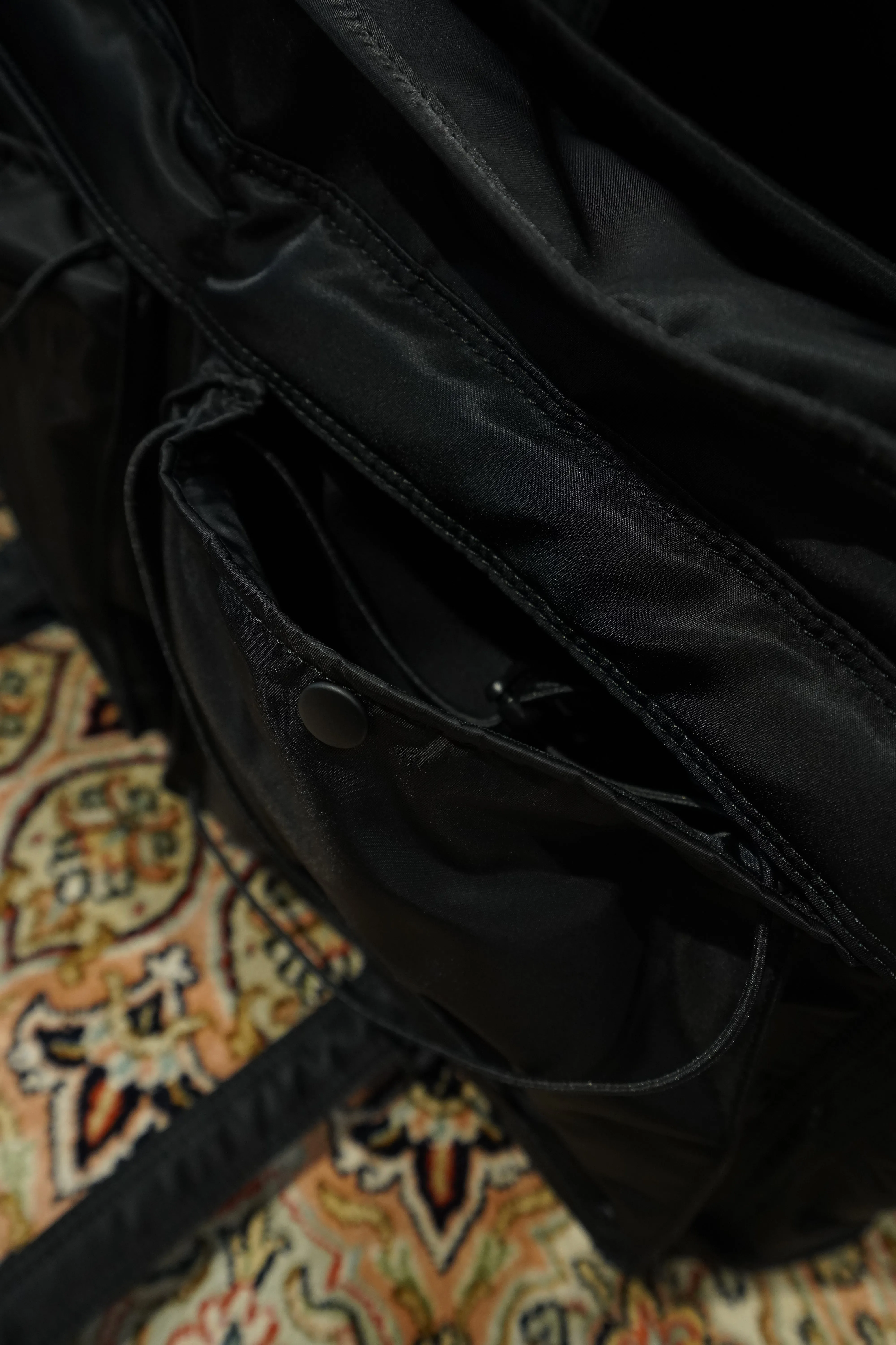 SAGAN VIENNA MESSENGER BAG (BLACK)