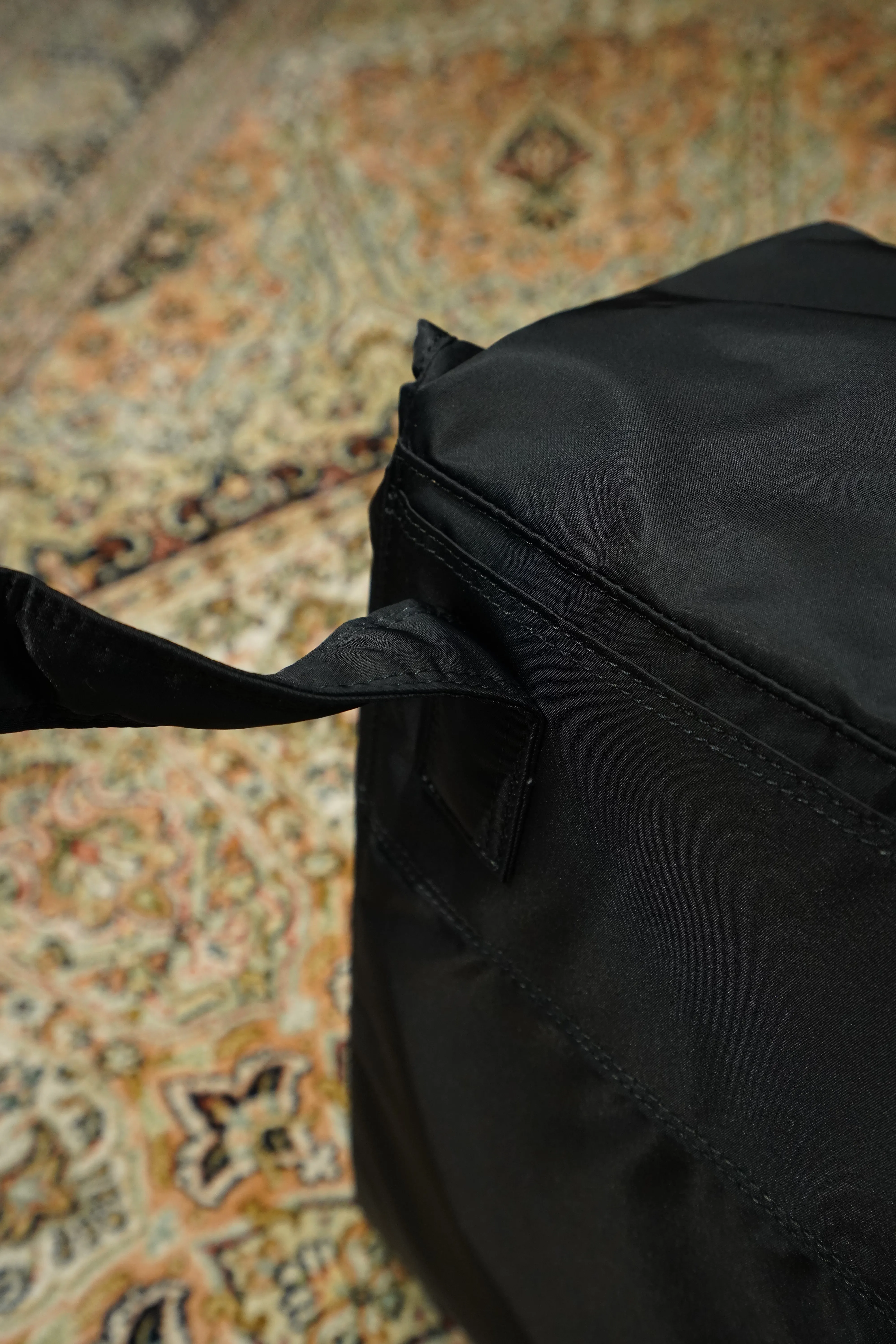 SAGAN VIENNA MESSENGER BAG (BLACK)