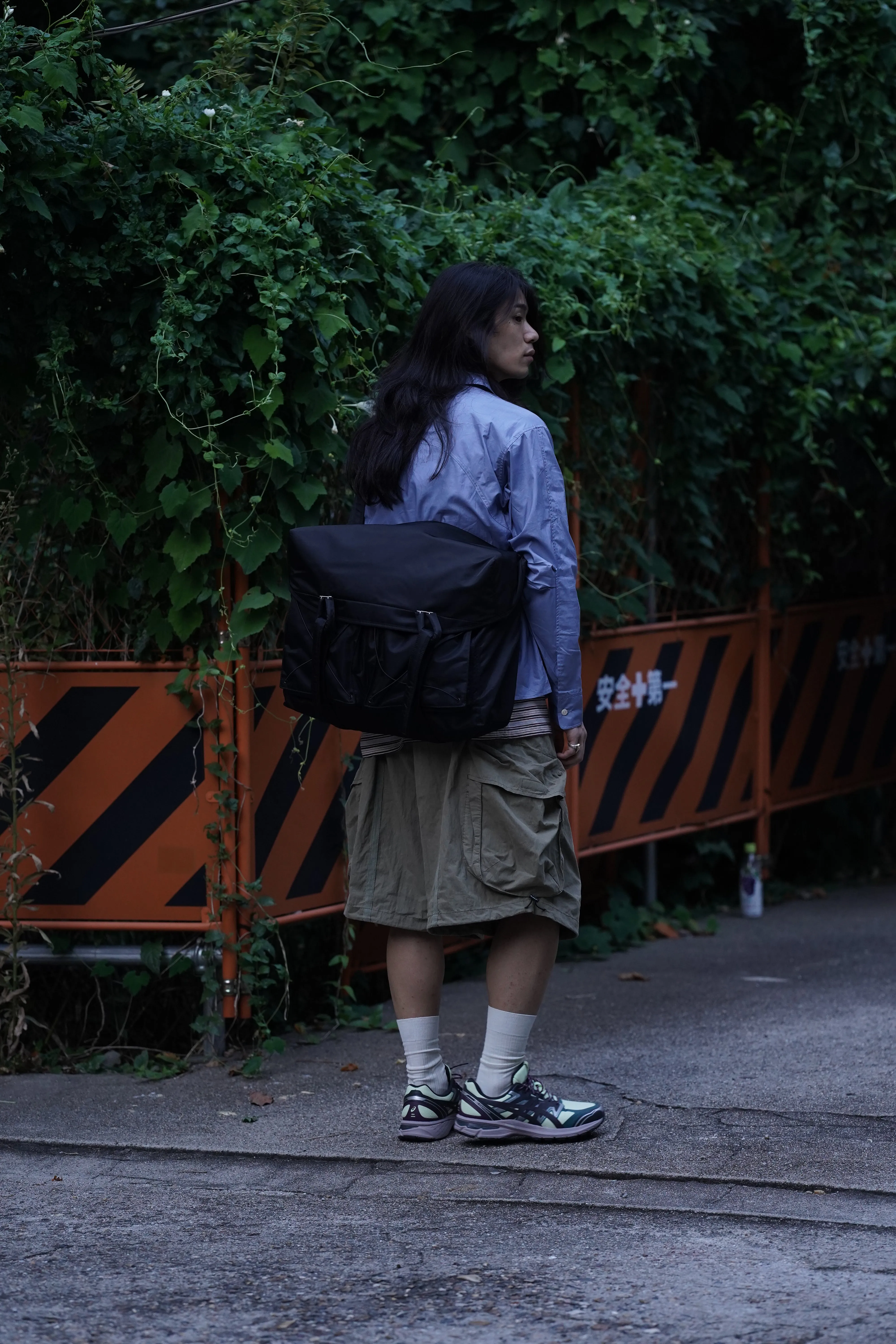 SAGAN VIENNA MESSENGER BAG (BLACK)