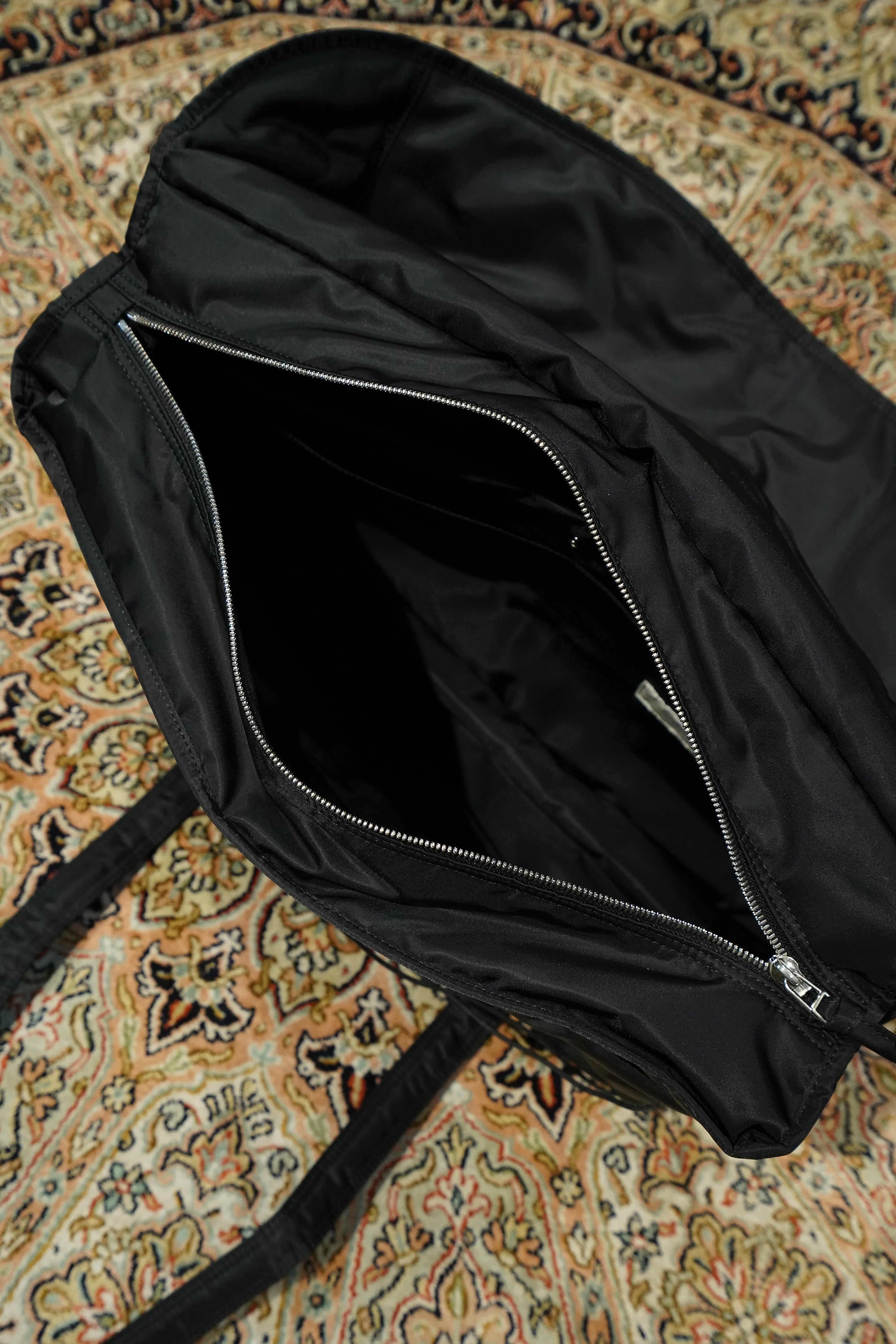 SAGAN VIENNA MESSENGER BAG (BLACK)