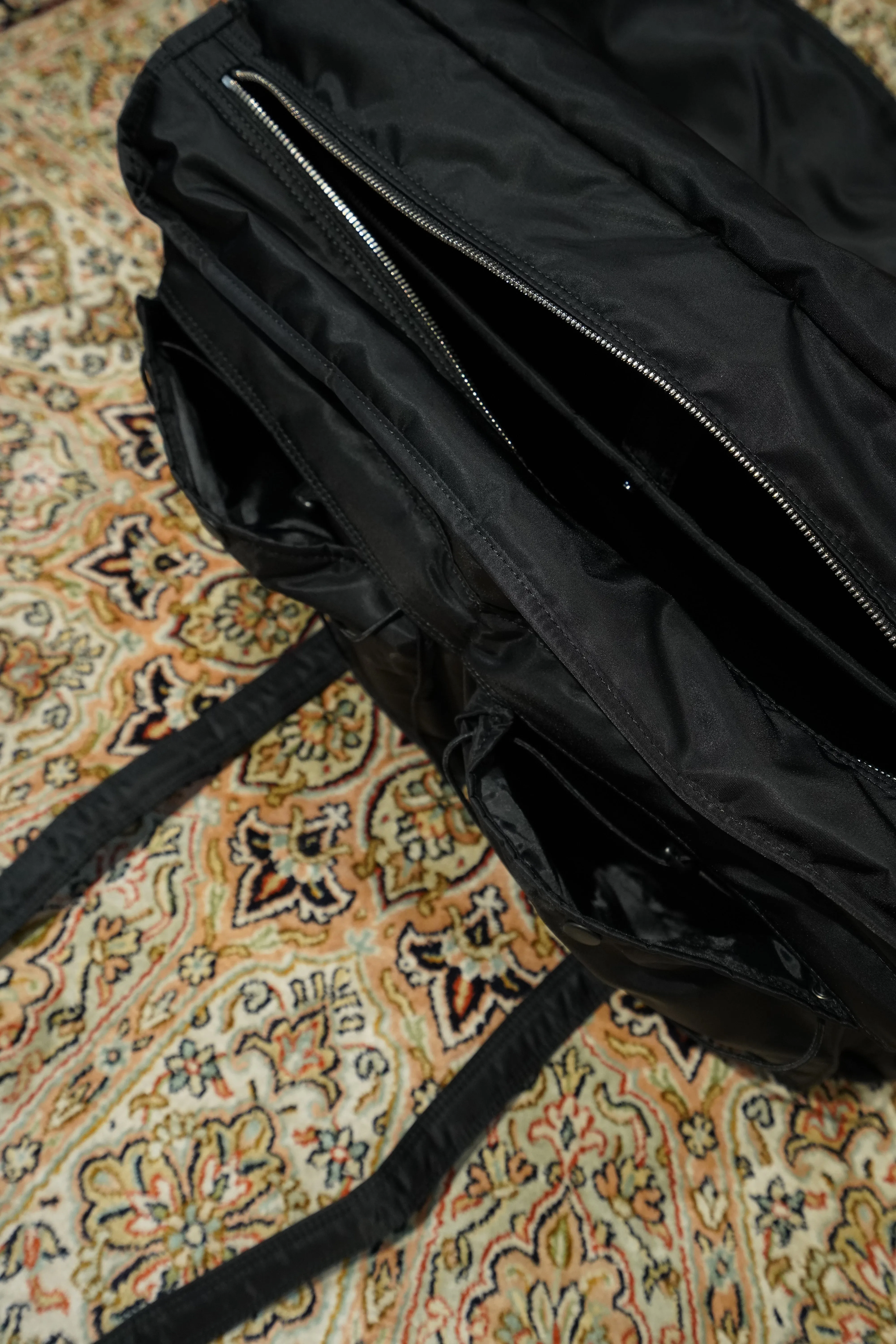 SAGAN VIENNA MESSENGER BAG (BLACK)