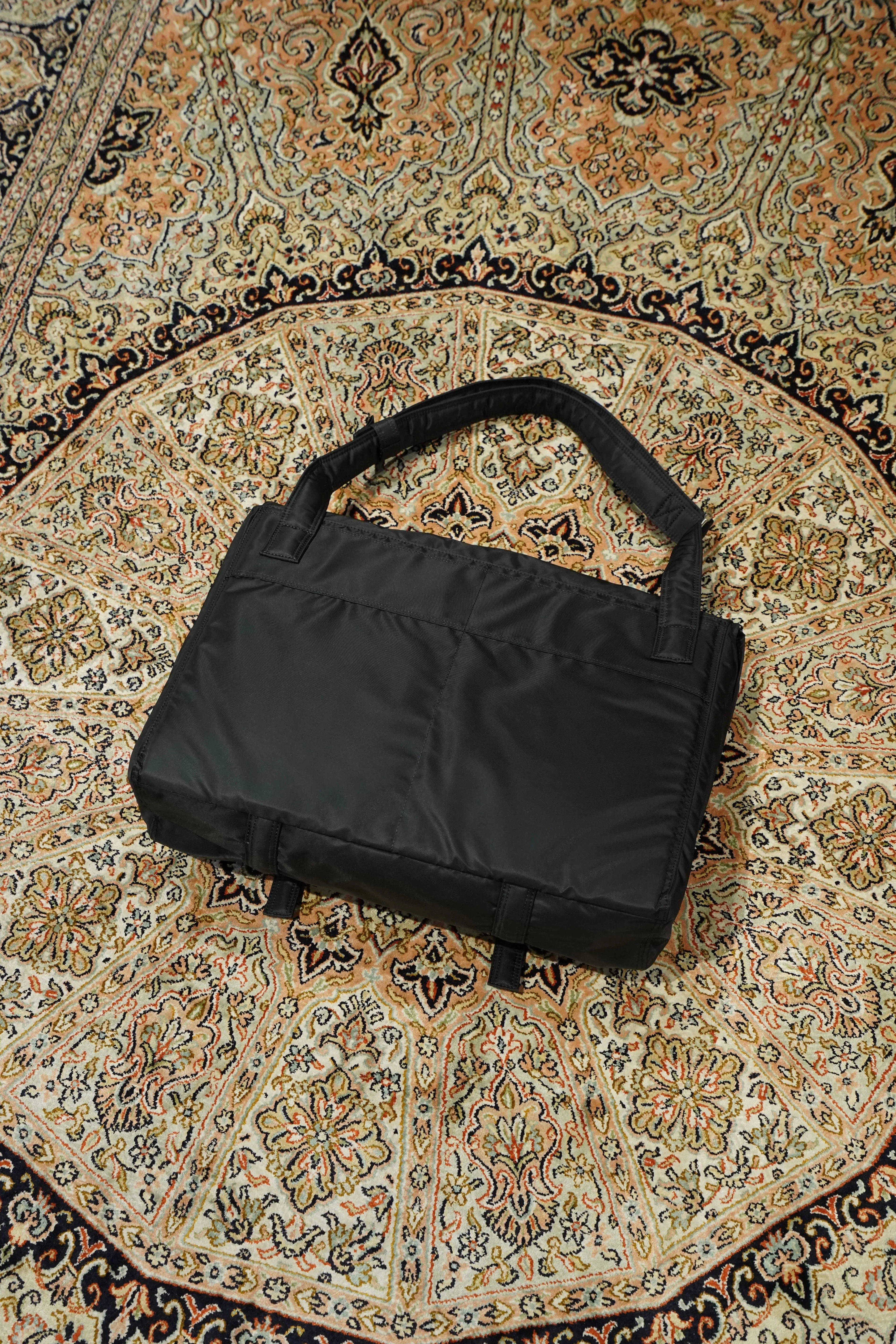 SAGAN VIENNA MESSENGER BAG (BLACK)